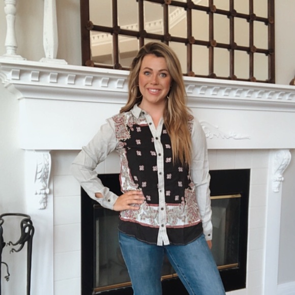 Emberley Scarf Print Button Down Shirt Size Small - Picture 1 of 8